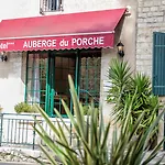 Du Porche מלון