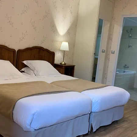 Du Porche Hotel 3*