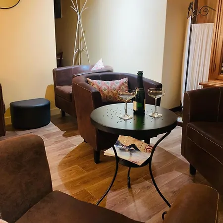 Du Porche Hotel