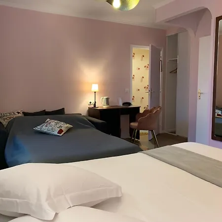 Du Porche Hotel 3*