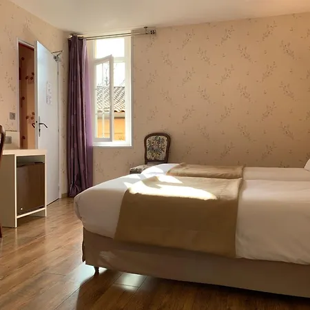 Du Porche Hotel