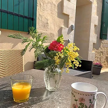 Du Porche Hotel