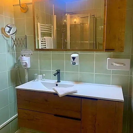 Hotel Du Porche Blaye-et-Sainte-Luce