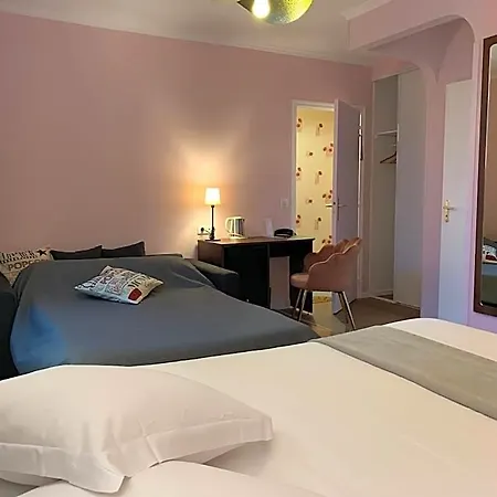 Du Porche Hotel 3*